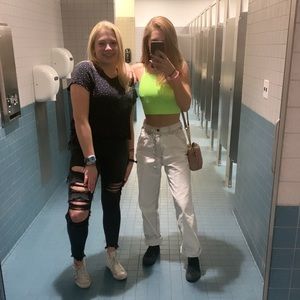 Meet your Posher, Victoria